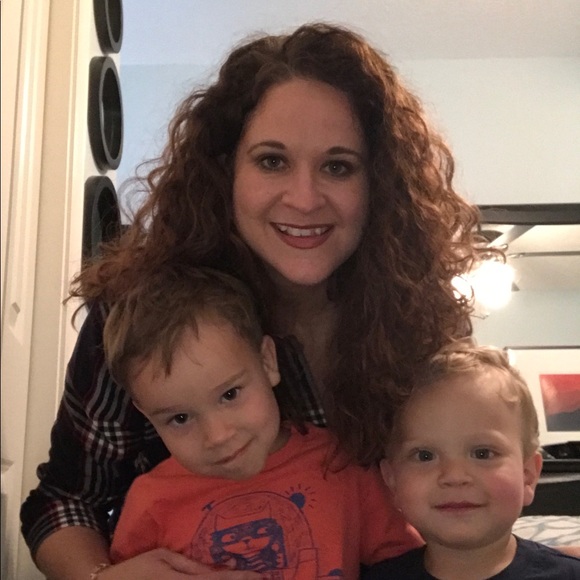 Meet your Posher, Crystal - Picture 2 of 4